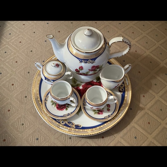 Mini Tea Set porcelain. - Picture 2 of 2